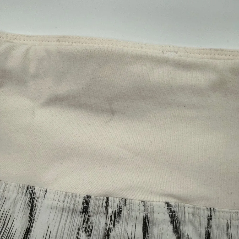 Athleta Trekkie North Short White Black Print Hiking Ripstop‎ Size 20 988235